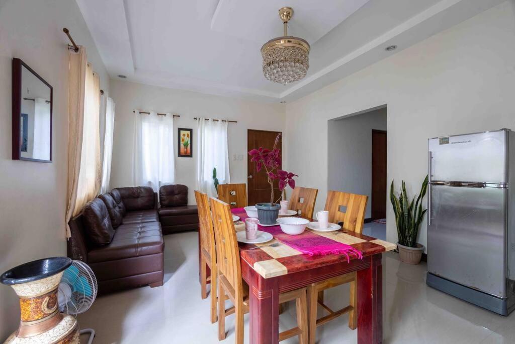 Four Bedroom Staycation House In Tagaytay Tagaytay City Buitenkant foto